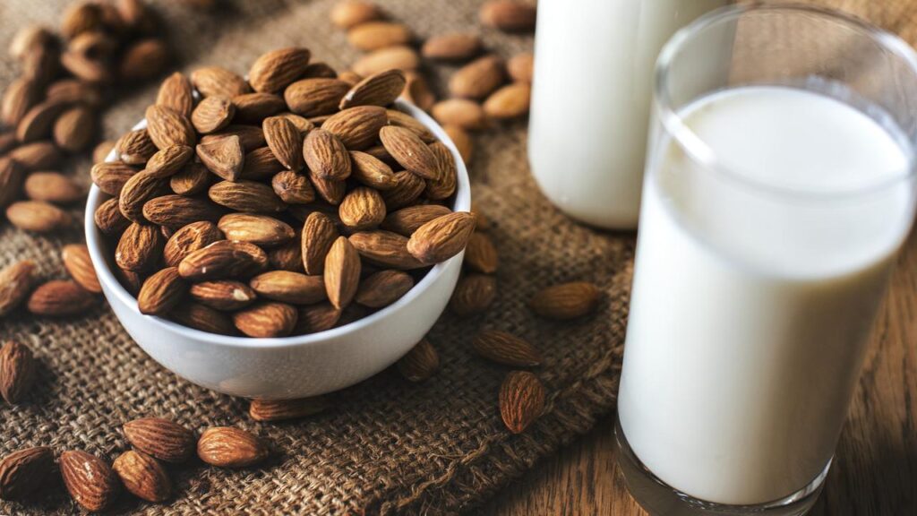 Manfaat Susu Almond Dapat Turunkan Berat Badan hingga Cegah Penyakit Kronis