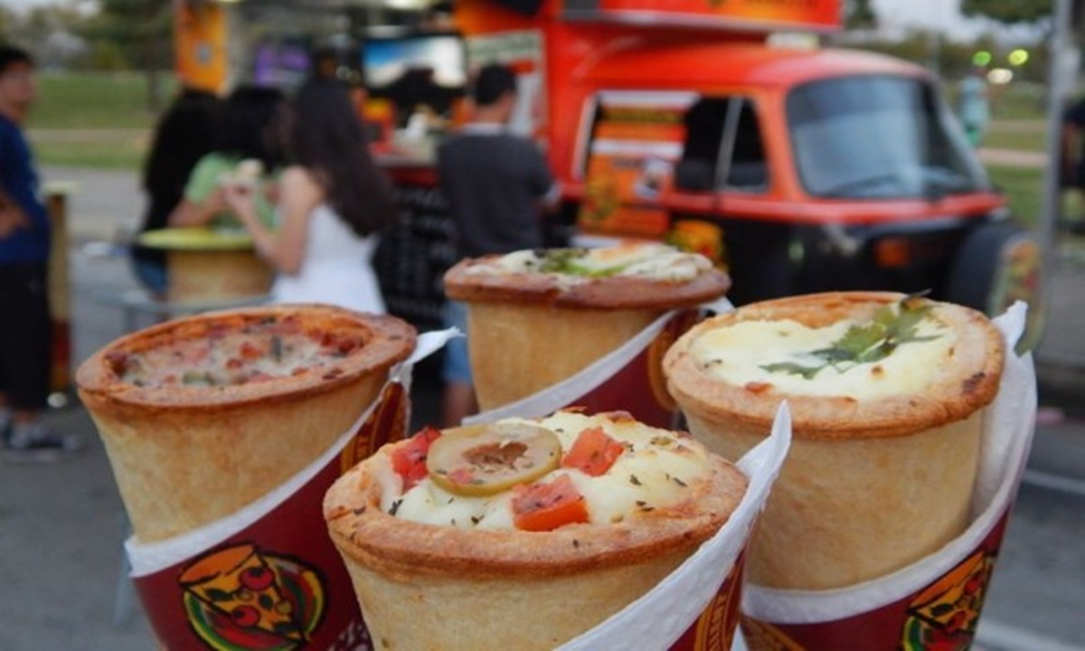 5 Bentuk Pizza Paling Unik,dari Lollipop Sampai Es Krim Cone