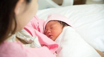 8 Penyebab Asam Lambung pada Bayi, Jangan Sepelekan