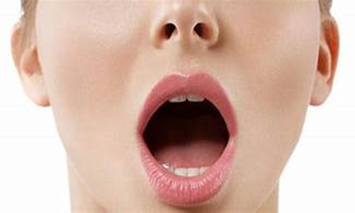 18 Cara Menghilangkan Bau Mulut yang Ampuh dan Aman